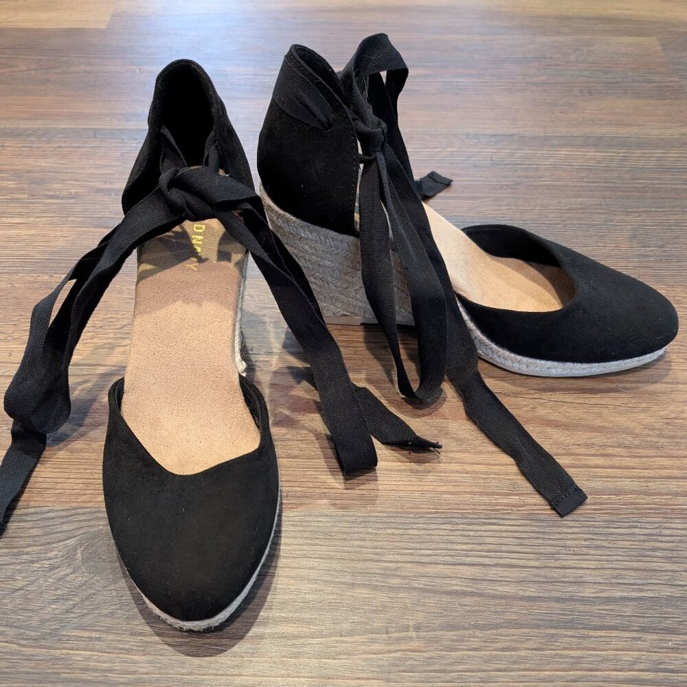 Black Lace Up Wedge